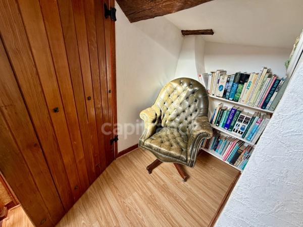 🌿 FENIOUX – Le calme absolu, de beaux volumes et une piscine !