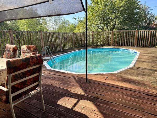 🌿 FENIOUX – Le calme absolu, de beaux volumes et une piscine !