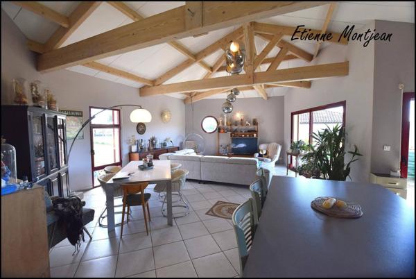 Maison 153 m² 5 chambres, jardin, garage et piscine.