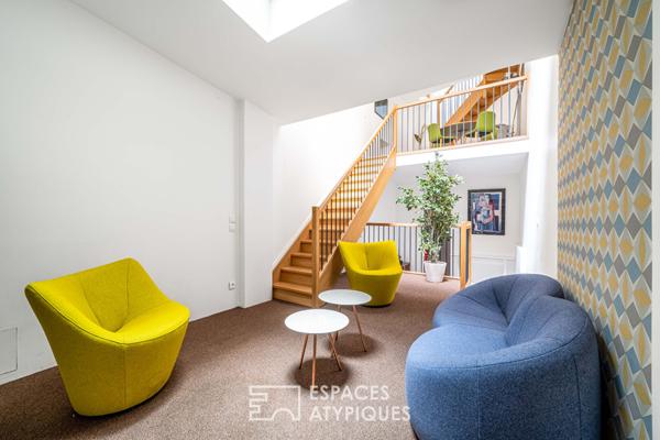 Local en triplex rénové en bureaux proche Etoile – Place des Ternes