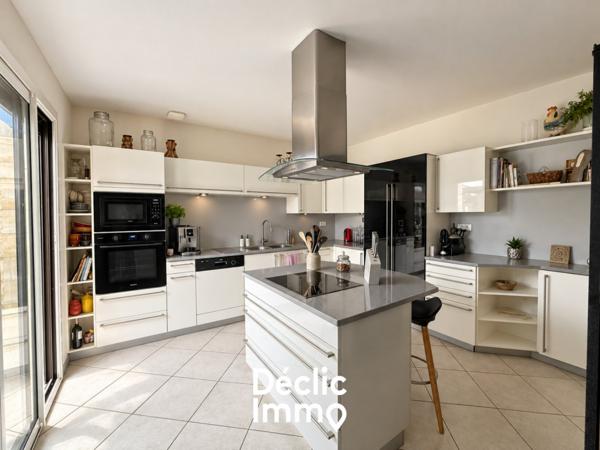 Vente maison individuelle Vouneuil sous biard, 131m² 6 pièces 327 000€ avec garage