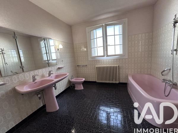 Maison à vendre 5 pièces 229,35 m² Saint-Sulpice-de-Pommeray