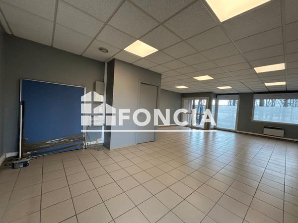 Location Local commercial 2 pièces 54 m² - 65 RUE JEAN LETIENNE Lens 62300