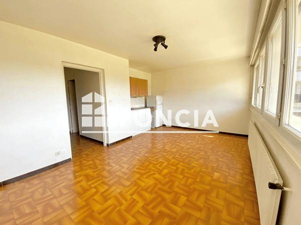 Location Studio 25 m² - 31 BIS RUE DU PONT NEUF Ville La Grand 74100