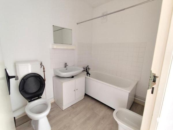 Studio loué - ANGERS BELLE-BEILLE – au pied du tramway et des universités. 