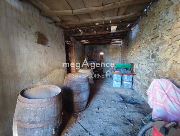 Maison à AMBERIEU-EN-BUGEY, 01500 - 2 pièces 80m²