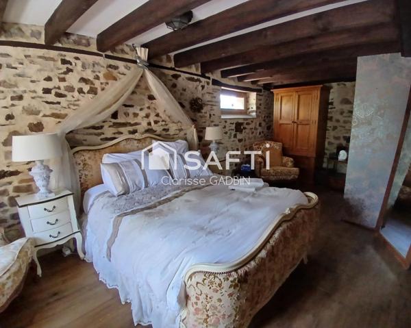 Propriété exceptionnelle avec son moulin et deux maisons, dépendances et 4.5 hectares