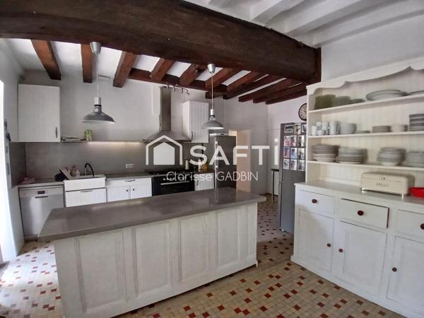 Propriété exceptionnelle avec son moulin et deux maisons, dépendances et 4.5 hectares