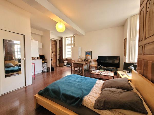 PAU CENTRE - LOCATION MEUBLEE : T1 meublé de 29 m²