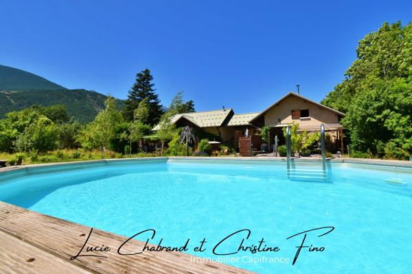 Maison à vendre 10 pièces EYGLIERS (05)