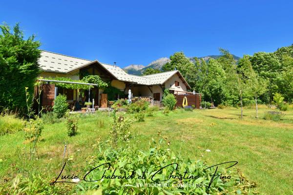 Maison à vendre 10 pièces EYGLIERS (05)