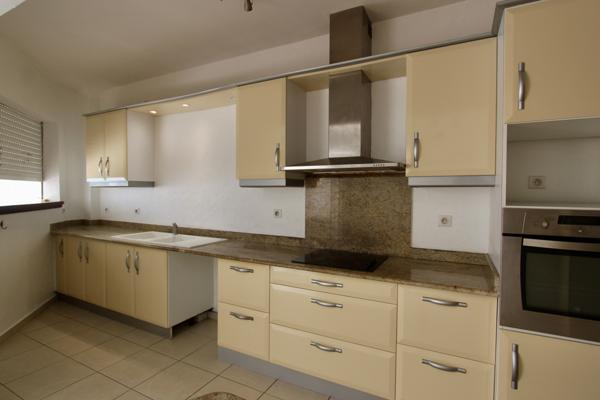 Baie-Mahault (97122) À VENDRE – Villa mitoyenne T4 en duplex à Moudong