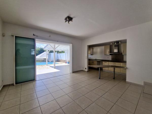 Baie-Mahault (97122) À VENDRE – Villa mitoyenne T4 en duplex à Moudong