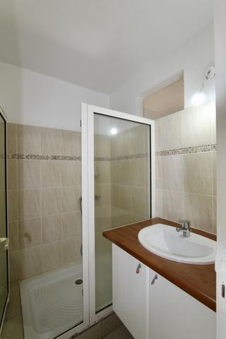 Baie-Mahault (97122) À VENDRE – Villa mitoyenne T4 en duplex à Moudong