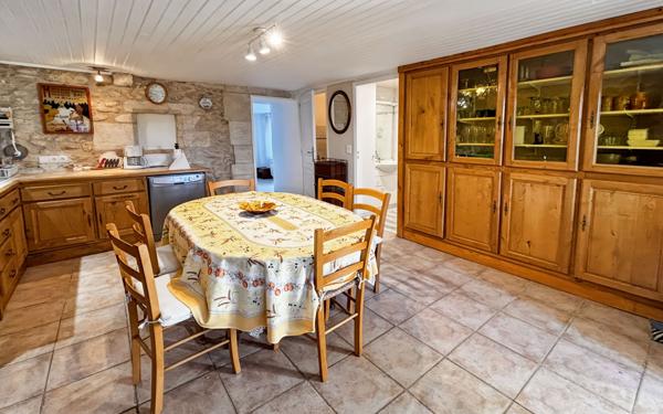 Maison à vendre    11 pièces •  Sorges