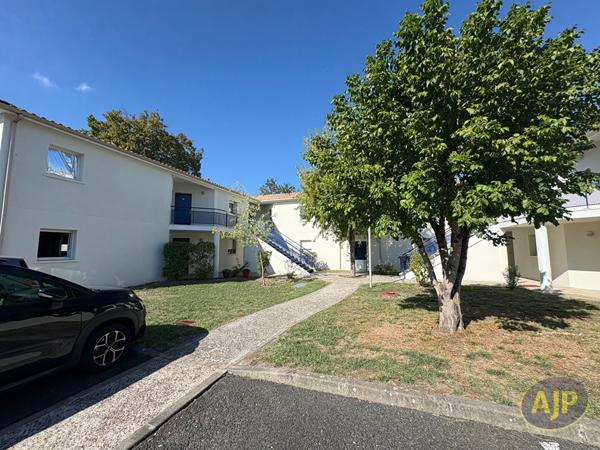 Appartement à vendre Pessac - 2 pièces, 47m² avec 1 chambre(s) à 185 000€ - AJP Immobilier Pessac