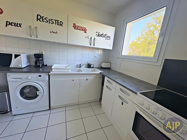 Appartement à vendre Pessac - 2 pièces, 47m² avec 1 chambre(s) à 185 000€ - AJP Immobilier Pessac