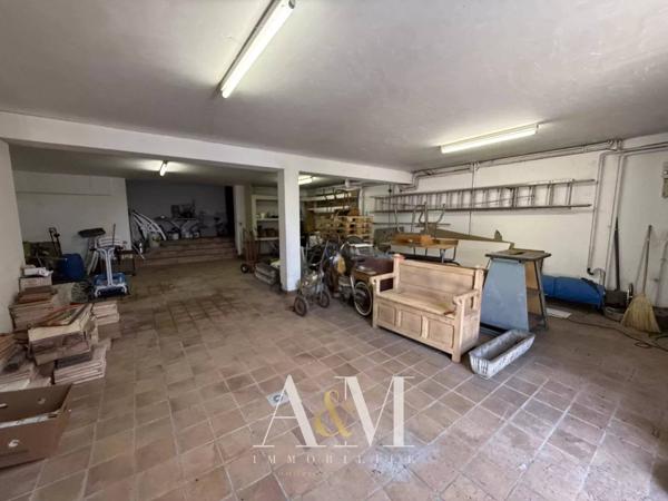 Villa T6 de 275 m² + sous-sol 180 m²/ 2548m²