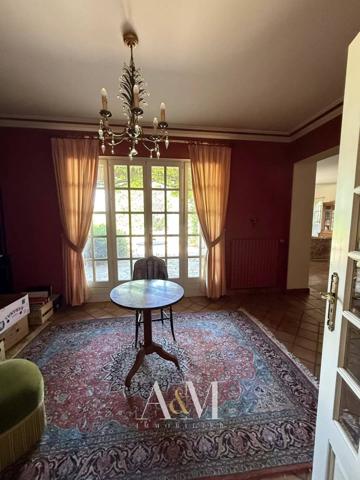 Villa T6 de 275 m² + sous-sol 180 m²/ 2548m²