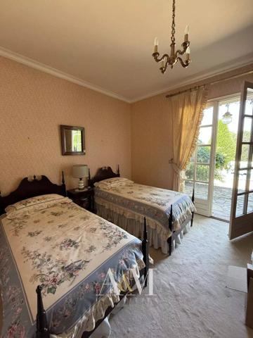 Villa T6 de 275 m² + sous-sol 180 m²/ 2548m²