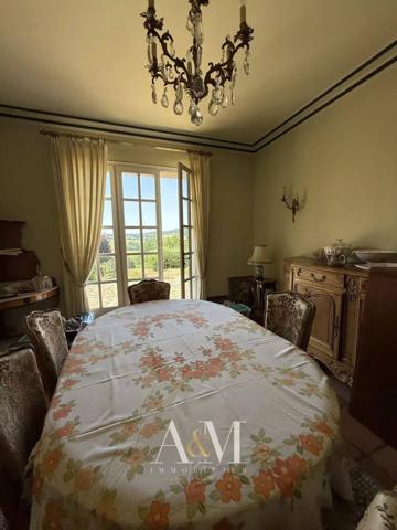 Villa T6 de 275 m² + sous-sol 180 m²/ 2548m²