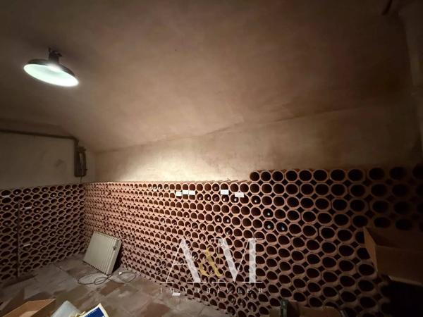 Villa T6 de 275 m² + sous-sol 180 m²/ 2548m²