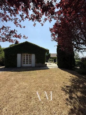 Villa T6 de 275 m² + sous-sol 180 m²/ 2548m²