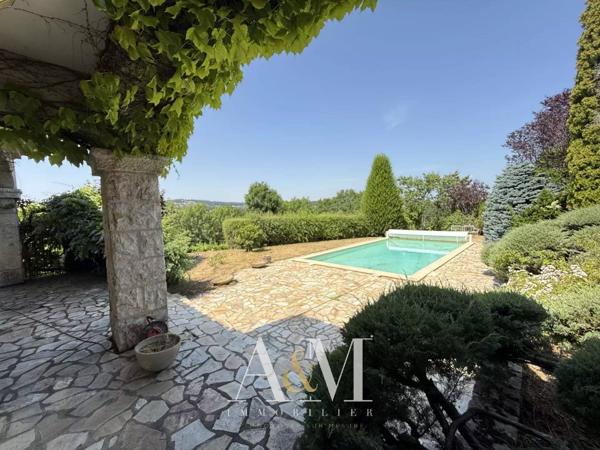 Villa T6 de 275 m² + sous-sol 180 m²/ 2548m²