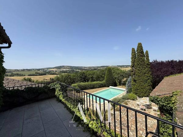 Villa T6 de 275 m² + sous-sol 180 m²/ 2548m²