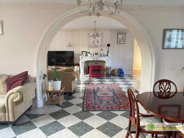 Vente immobilière : Maison à Aigre  8 pièces 300 m² 441 000 €- FONCIERE CHARENTAISE AIGRE.