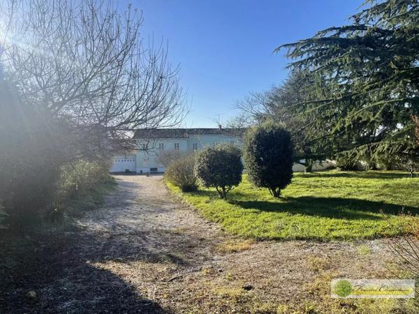 Vente immobilière : Maison à Aigre  8 pièces 300 m² 441 000 €- FONCIERE CHARENTAISE AIGRE.