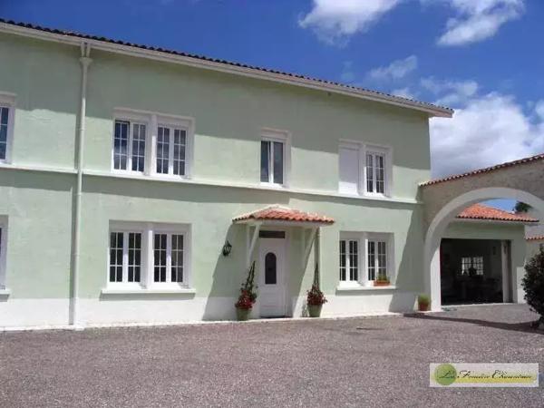 Vente immobilière : Maison à Aigre  8 pièces 300 m² 441 000 €- FONCIERE CHARENTAISE AIGRE.