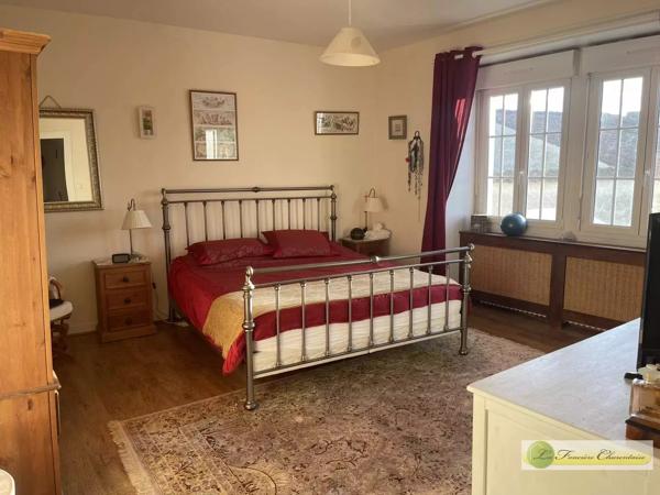 Vente immobilière : Maison à Aigre  8 pièces 300 m² 441 000 €- FONCIERE CHARENTAISE AIGRE.