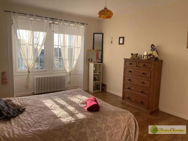 Vente immobilière : Maison à Aigre  8 pièces 300 m² 441 000 €- FONCIERE CHARENTAISE AIGRE.