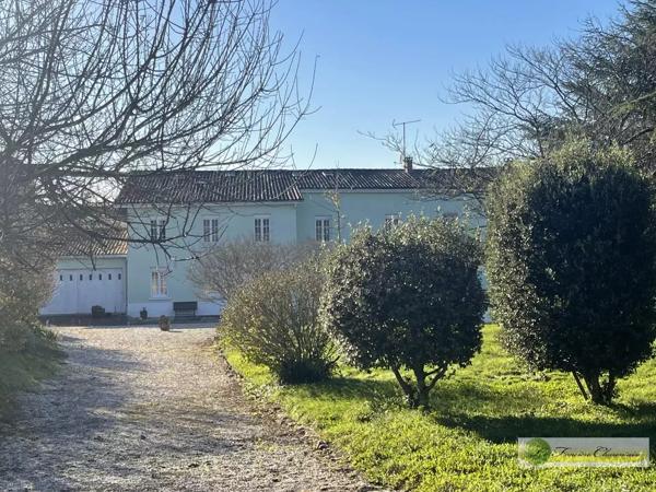 Vente immobilière : Maison à Aigre  8 pièces 300 m² 441 000 €- FONCIERE CHARENTAISE AIGRE.