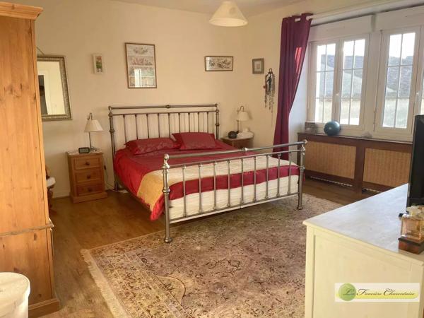Vente immobilière : Maison à Aigre  8 pièces 300 m² 441 000 €- FONCIERE CHARENTAISE AIGRE.
