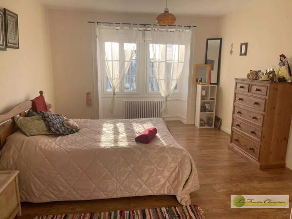 Vente immobilière : Maison à Aigre  8 pièces 300 m² 441 000 €- FONCIERE CHARENTAISE AIGRE.