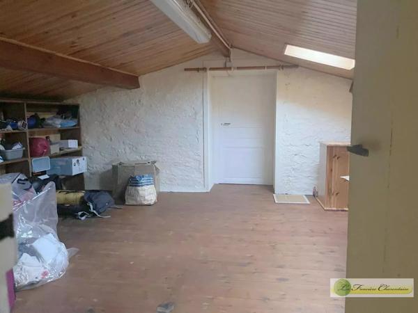 Vente immobilière : Maison à Aigre  8 pièces 300 m² 441 000 €- FONCIERE CHARENTAISE AIGRE.