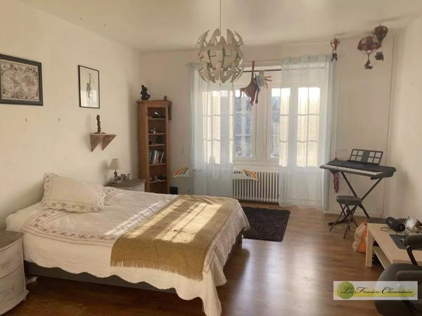 Vente immobilière : Maison à Aigre  8 pièces 300 m² 441 000 €- FONCIERE CHARENTAISE AIGRE.