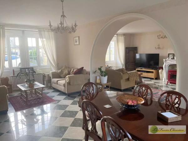 Vente immobilière : Maison à Aigre  8 pièces 300 m² 441 000 €- FONCIERE CHARENTAISE AIGRE.