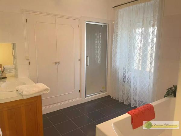 Vente immobilière : Maison à Aigre  8 pièces 300 m² 441 000 €- FONCIERE CHARENTAISE AIGRE.
