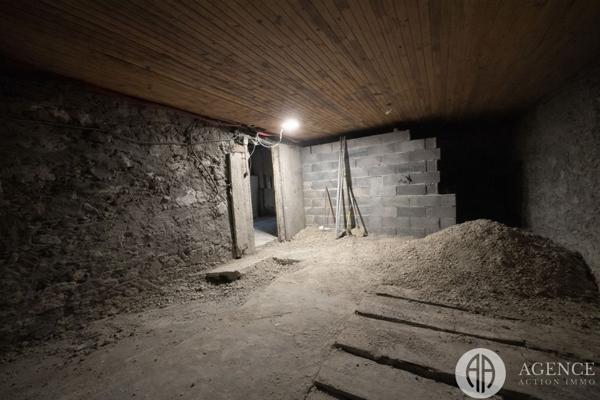 Champagne (07340) Maison de village à fort potentiel – Champagne