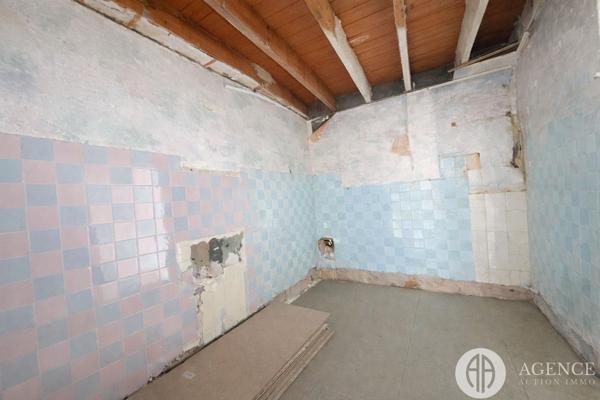 Champagne (07340) Maison de village à fort potentiel – Champagne