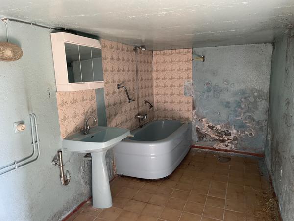 Maison T4 sur grand terrain avec dépendances