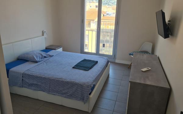 Appartement à louer    3 pièces • 69,62 m2 Toulon
