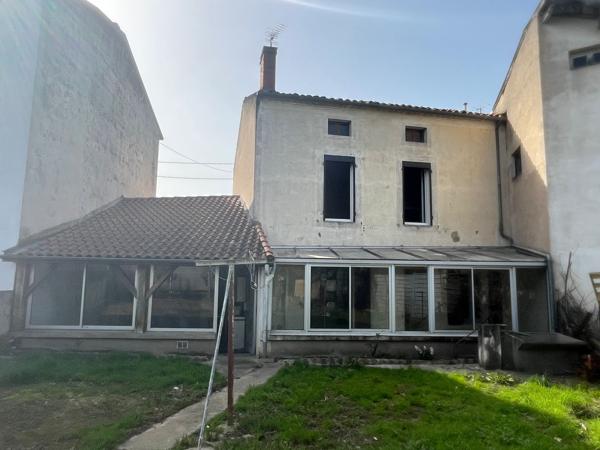 À vendre – Maison familiale avec jardin et dépendances