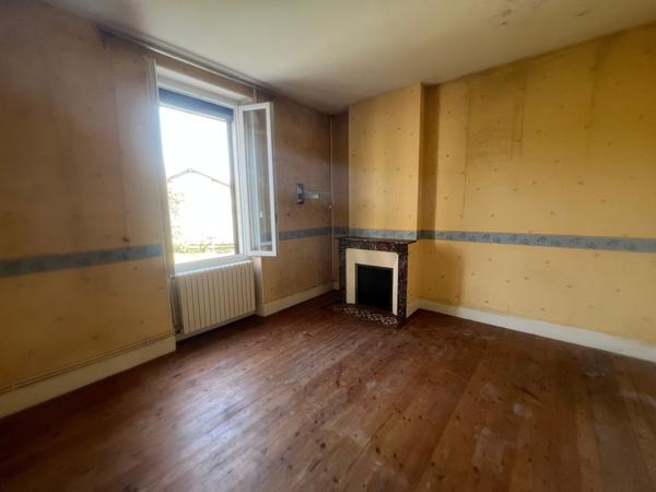À vendre – Maison familiale avec jardin et dépendances
