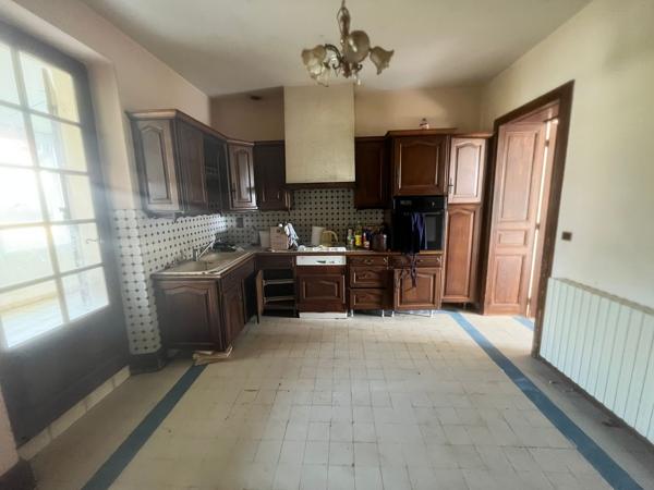 À vendre – Maison familiale avec jardin et dépendances