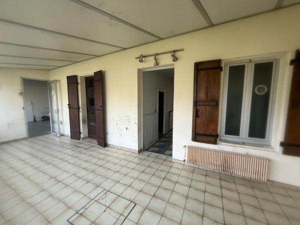 À vendre – Maison familiale avec jardin et dépendances
