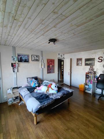 Maison d'habitation 3 chambres de 271 m² à Saint-Broingt-le-Bois